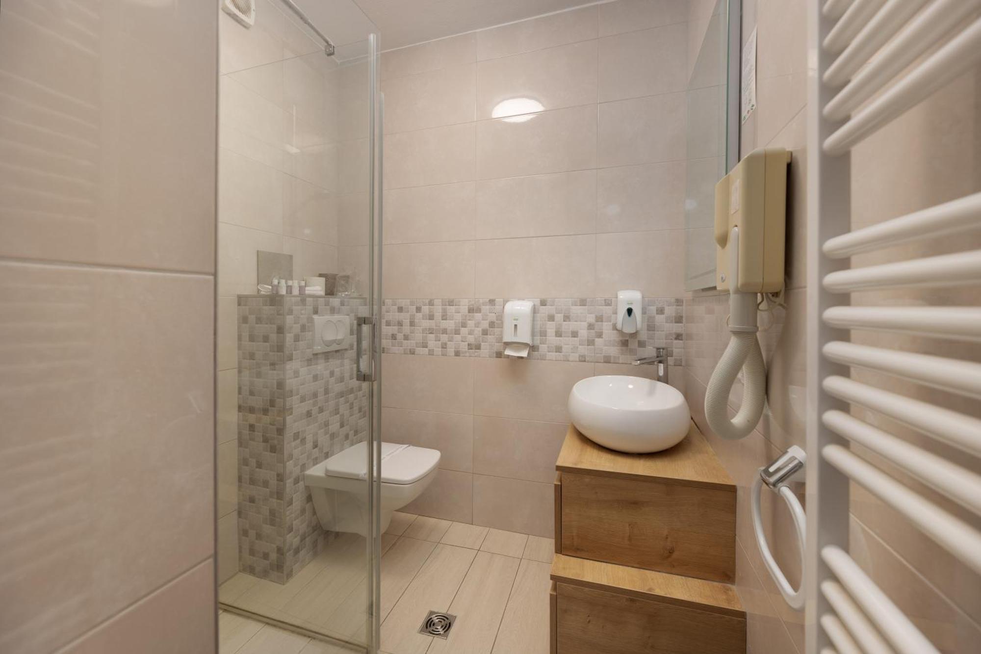 Villa Okruk-10 Meters Away From The Beach Okrug Gornji Extérieur photo