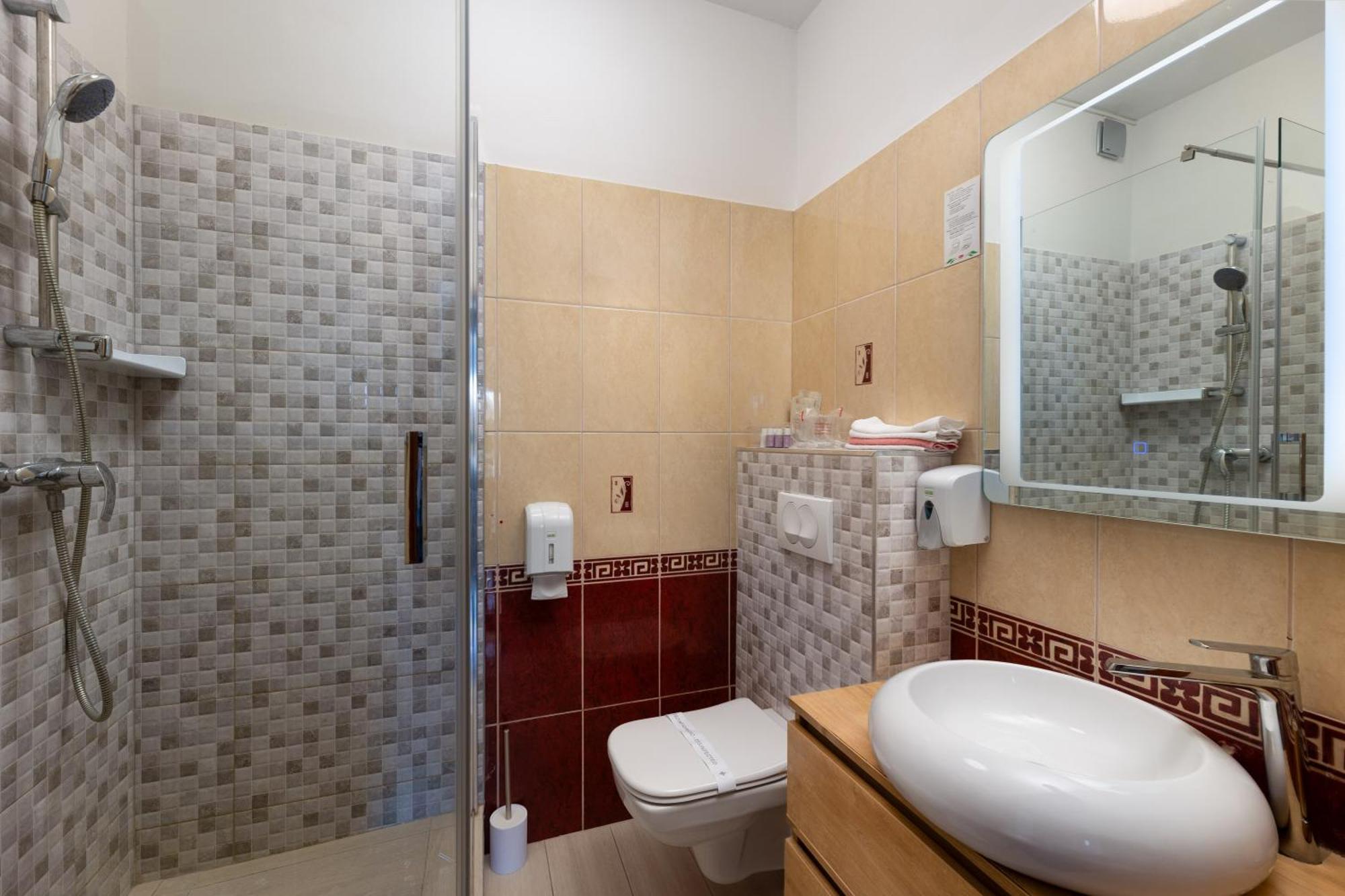 Villa Okruk-10 Meters Away From The Beach Okrug Gornji Extérieur photo