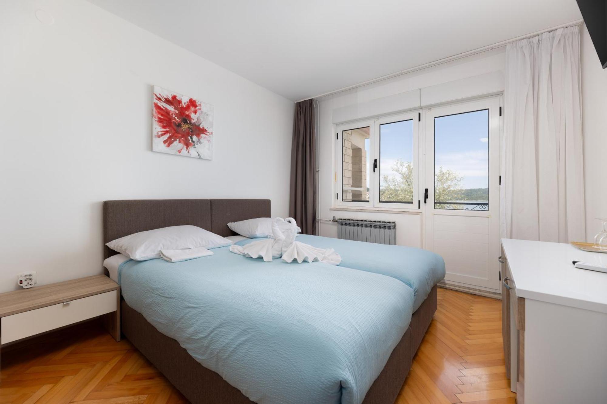 Villa Okruk-10 Meters Away From The Beach Okrug Gornji Extérieur photo