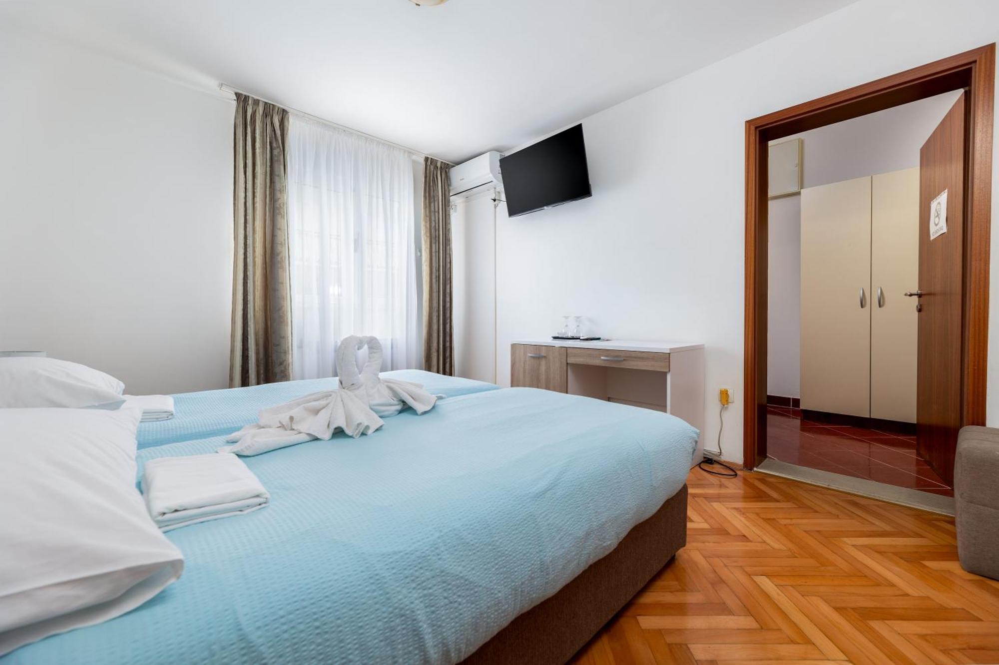 Villa Okruk-10 Meters Away From The Beach Okrug Gornji Extérieur photo