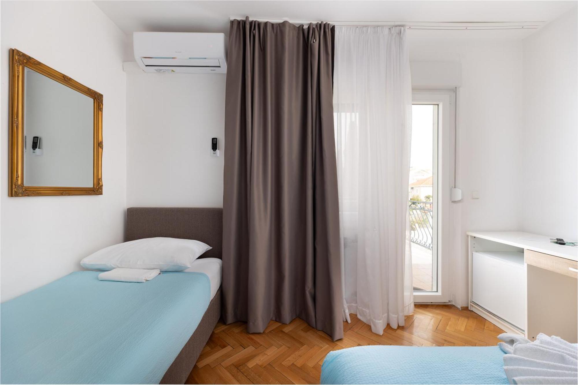Villa Okruk-10 Meters Away From The Beach Okrug Gornji Extérieur photo